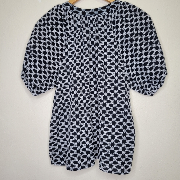 LOFT Textured Puff Sleeve Blouse, Size L - Picture 3 of 6